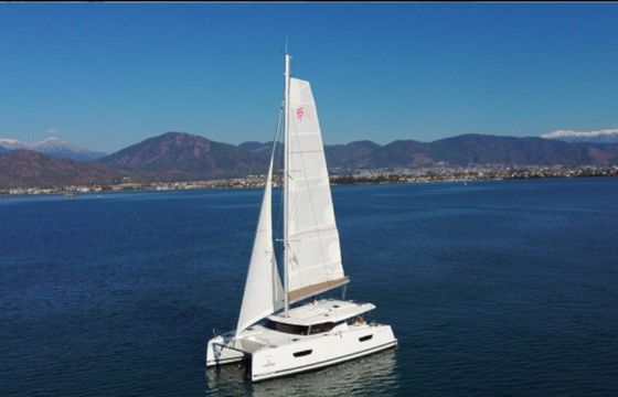 Fountaine Pajot Astrea 42