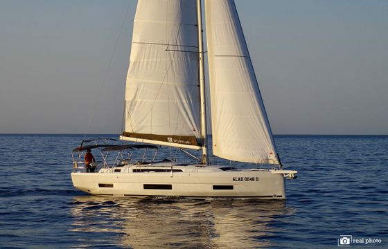 Dufour 470