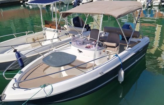 B2 Marine Cap Ferret 522 Open Sport