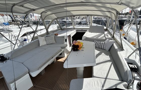 Bénéteau Oceanis 52