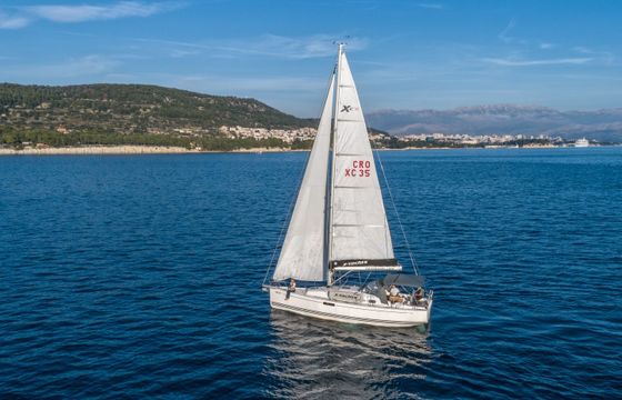 X-Yachts XC 35