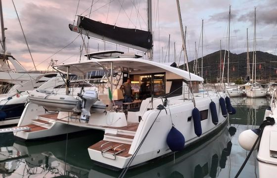 Lagoon 42