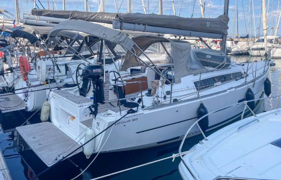 Dufour 360