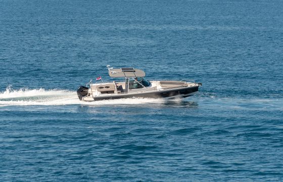 Axopar 28 T-Top