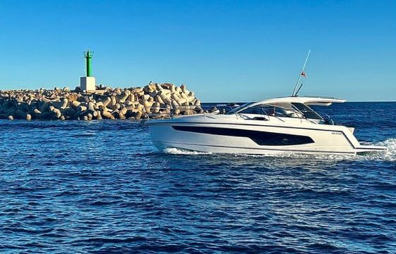 Sealine S335