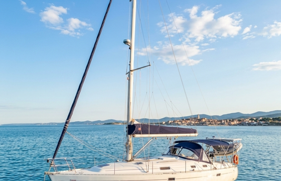 Bénéteau Oceanis 381