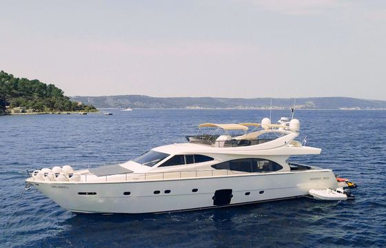 Ferretti 780