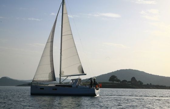 Bénéteau Oceanis 38
