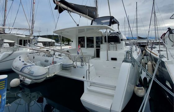 Lagoon 40 (2)