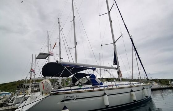 Bavaria 44