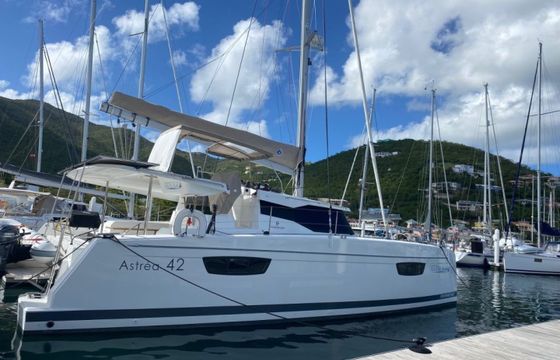 Fountaine Pajot Astrea 42