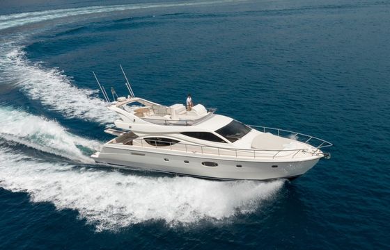 Ferretti 550