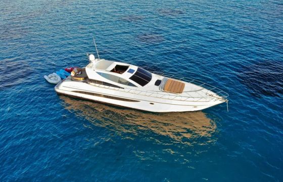 Ferretti Riva 72