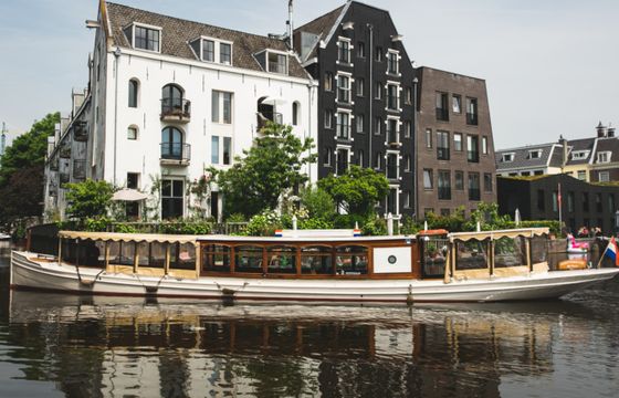 Custom Made Slender saloon boat