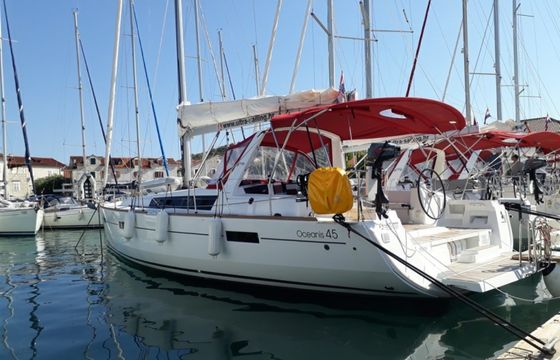 Bénéteau Oceanis 45
