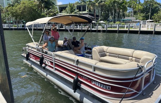 Suntracker DLX 24 Party Barge