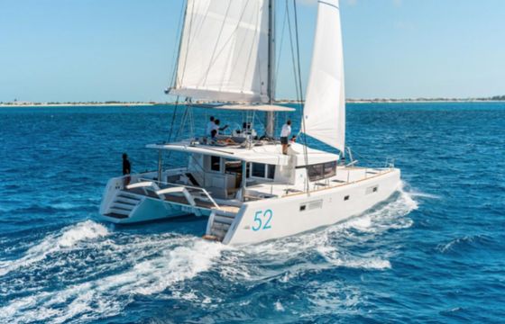 Lagoon 52