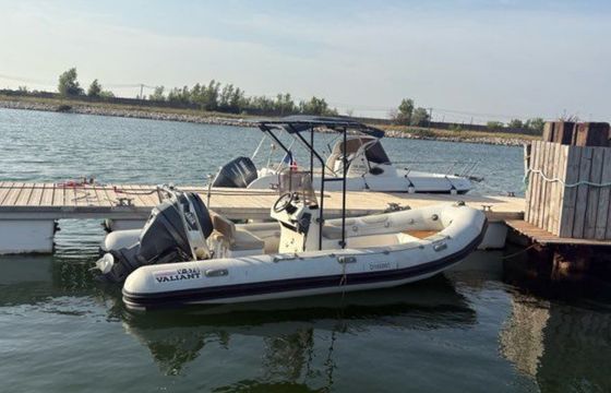 Valiant DR 570