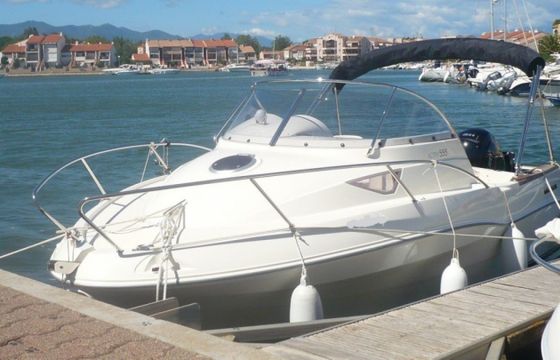Quicksilver Activ 555 Cabin