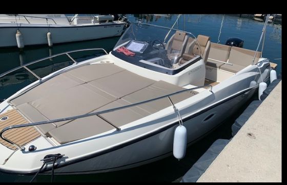 Quicksilver 675 Activ Sundeck