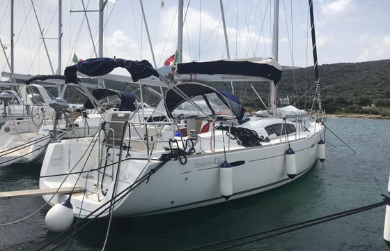 Bénéteau Oceanis 43