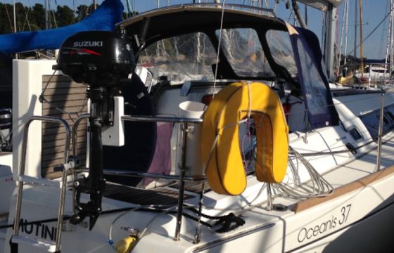 Bénéteau Oceanis 37