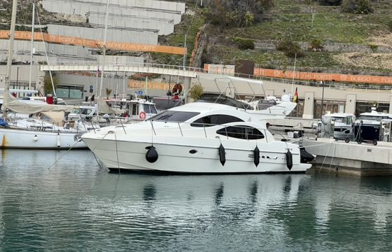 Azimut 42 Fly