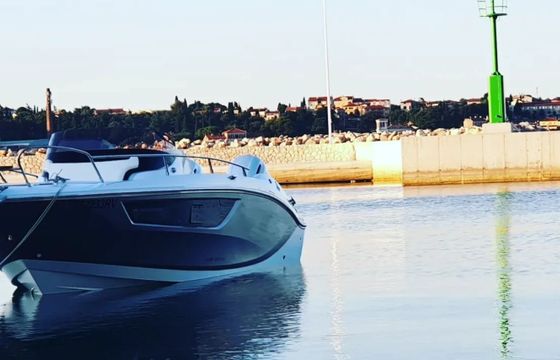 Sessa Marine Key Largo 27