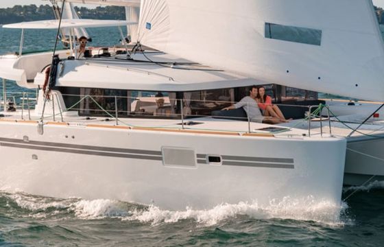 Lagoon 450 Sport Top