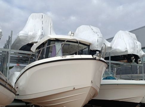 Quicksilver 705 pilothouse