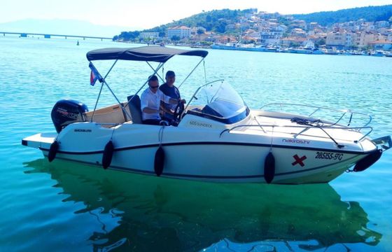 Quicksilver Activ 605 Sundeck