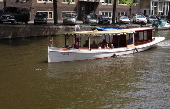Custom Made Slender saloon boat