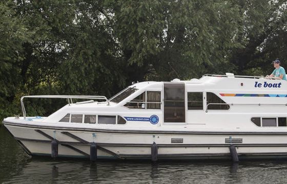 Le Boat Crusader