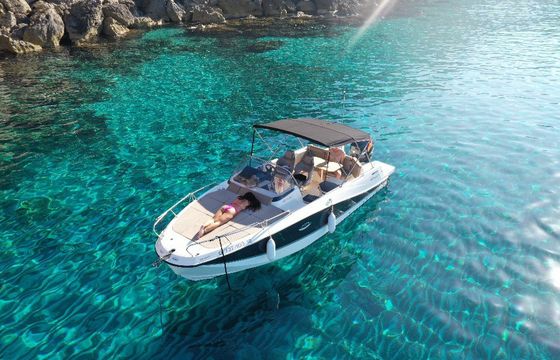 Quicksilver Activ 755 Sundeck