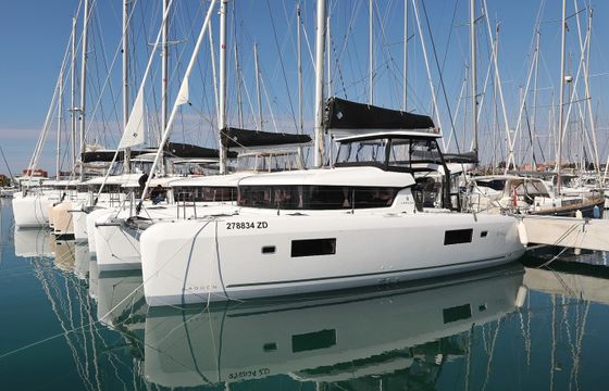 Lagoon 42