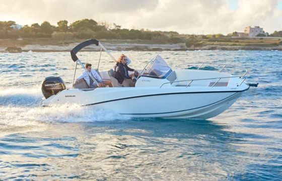 Quicksilver Activ 675 Open