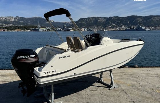 Quicksilver Activ 555 Open