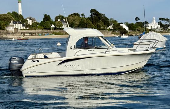 Bénéteau Antares 620 HB