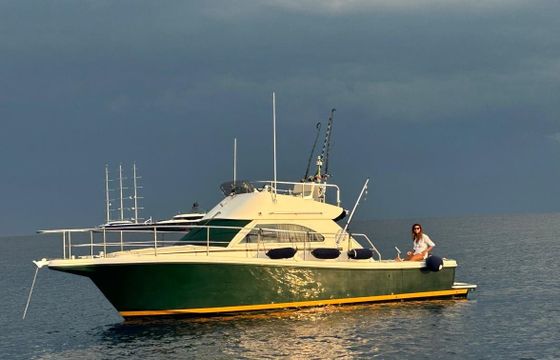 Cayman 30 Fly Fisherman