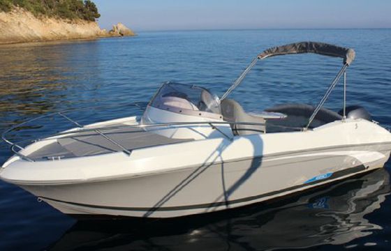 Bénéteau Flyer 650 Sun Deck