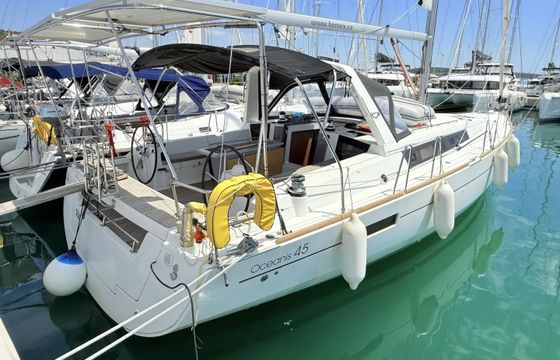 Bénéteau Oceanis 45