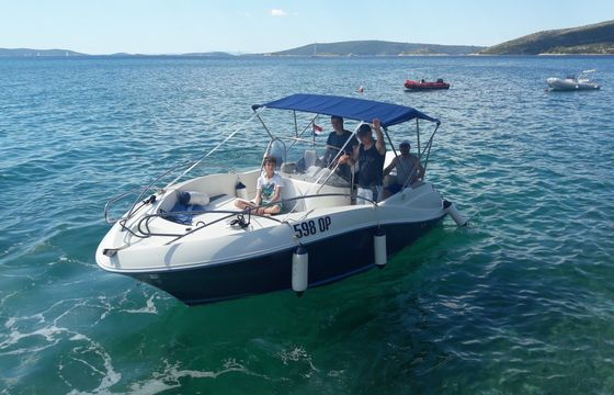 Quicksilver 635 Commander
