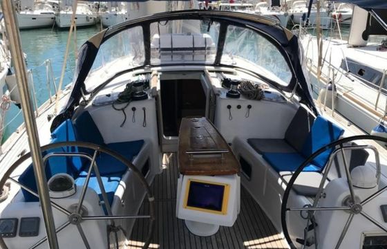 Bénéteau Oceanis 43