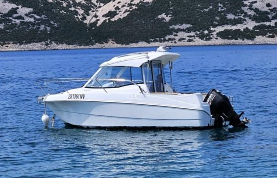 Bénéteau Antares 580