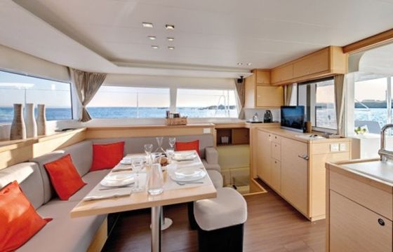 Lagoon 450 Sport Top