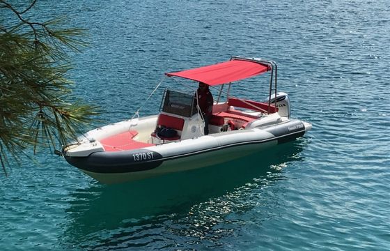Marlin Boat Dynamic 790