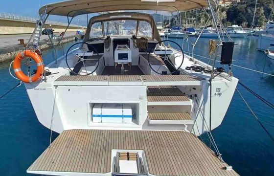 Dufour 430