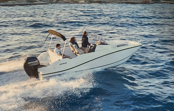 Quicksilver Activ 675 Open