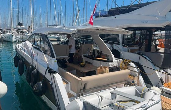 Sealine S335