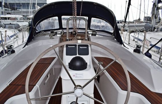 Bavaria Cruiser 33